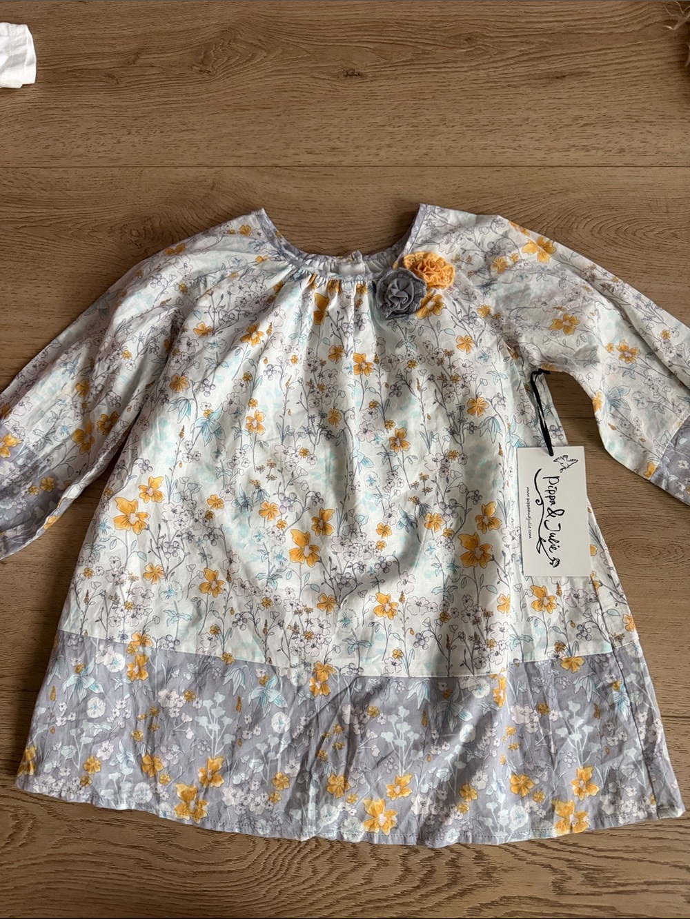 Girls' Floral Long-Sleeve Dress with Decorative Flowers - size 4 years NWT